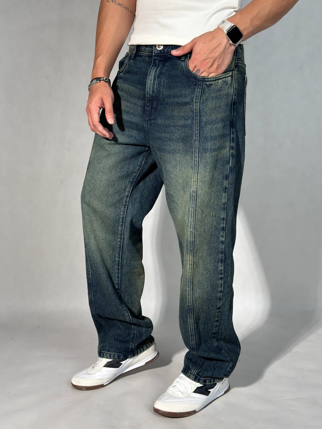 deep vintage wash Jeans